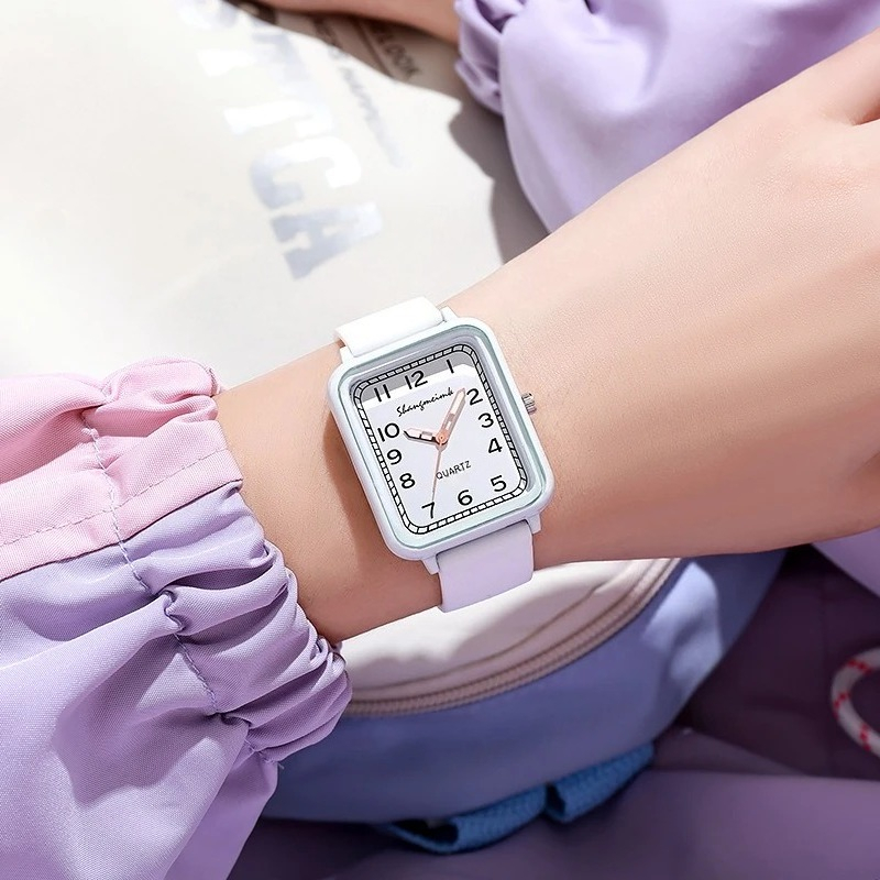 Fashion Rectangle Dial Ladies  - مراجعة Silicone Band Women وسعره